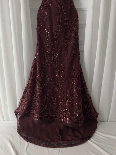 فستان سهره فخم برغندي