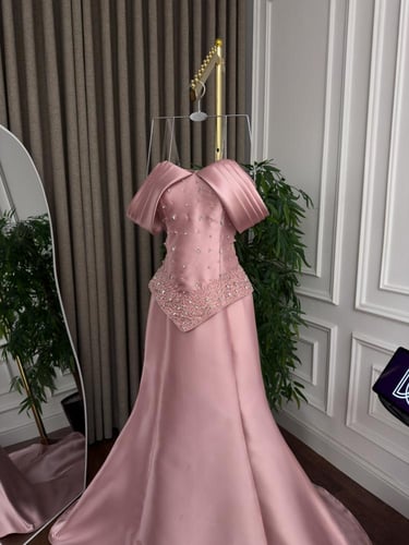 فستان سهره ملكه وردي فخم