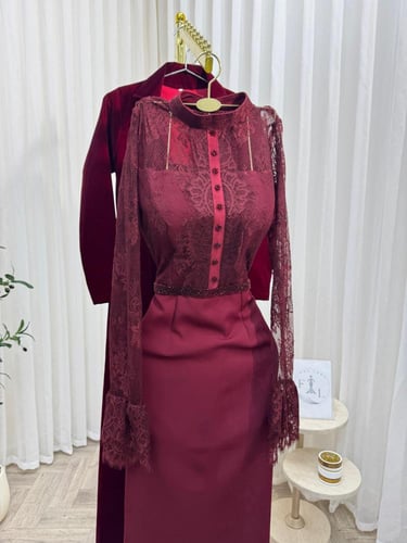 فستان سهره برغندي ناعم قطعتين جوخ ودانتيل