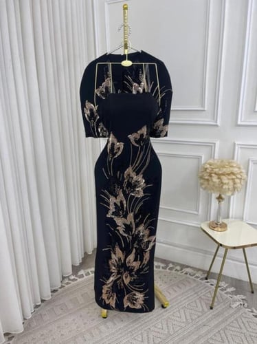 فستان سهره اسود مع كاب