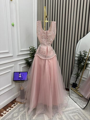 فستان سهره فخم وردي