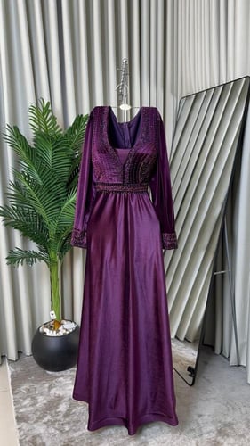 فستان سهره بنفسجي. فخم