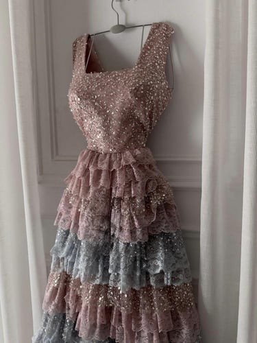 فستان سهره فخم وردي