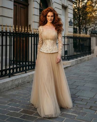 فستان سهره فخم. ذهبي