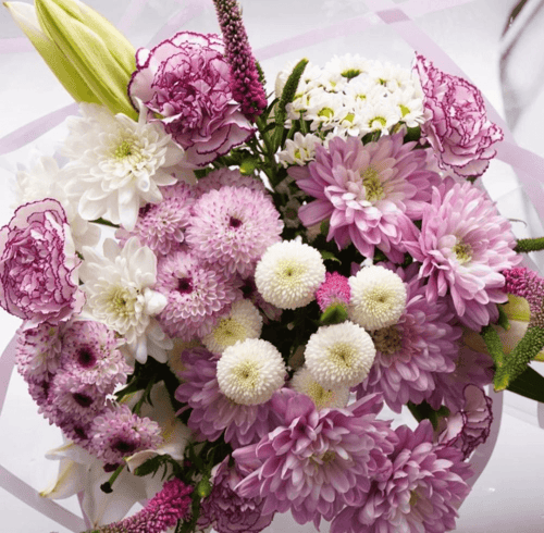 سيمفونية التخرج – باقة ورد أنيقة للاحتفال