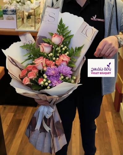 باقة مميزة نابضة بالحياة – باقة ورد رومانسية أنيقة