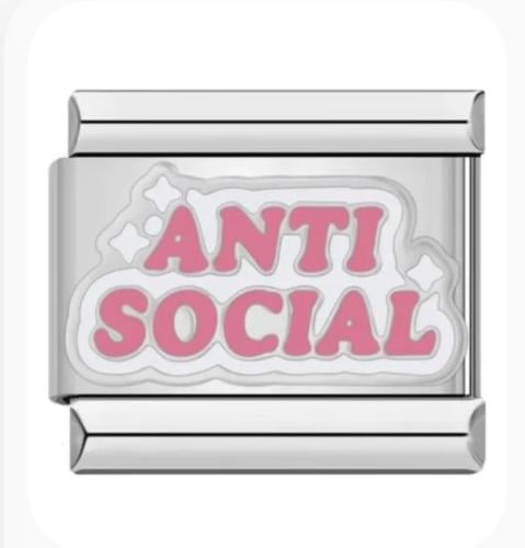 Antisocial- انطوائي