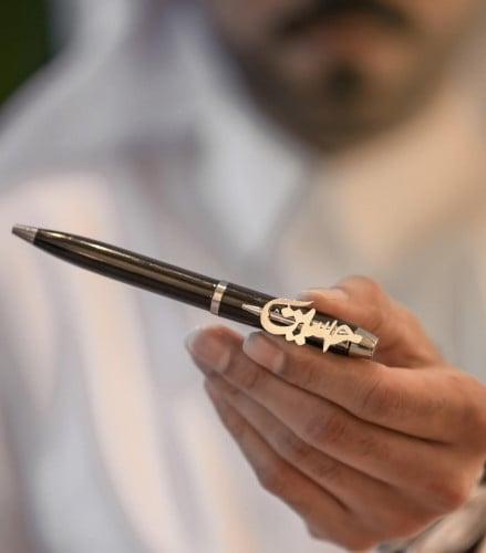 قلم كويتي أنيق عصري يحمل اسمك