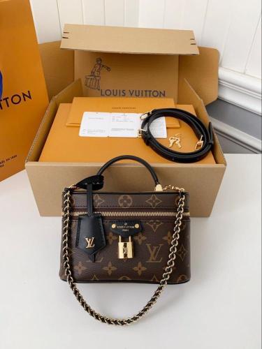 حقيبة Vanity Chain Pouch-متجر قمر المملكة
