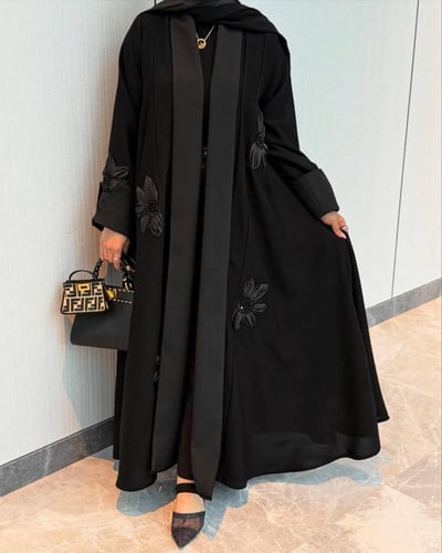 عباية الورد الاسود الفاخر