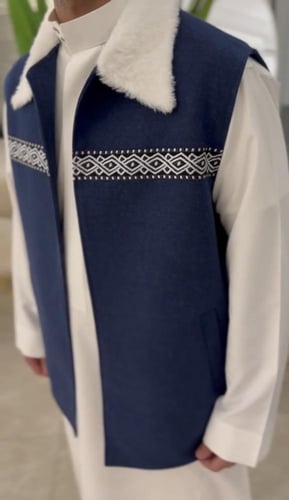 سديري جوخ كحلي او اسود بفرو انيق