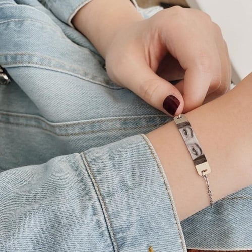 سلسال بحفر وطباعه صوره العيون مطلي بي الذهب