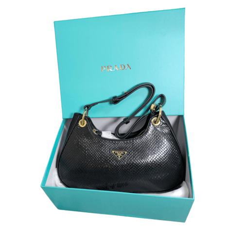 حقيبة برادا جلد اسود سنيك