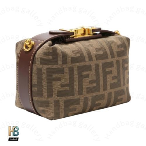 شنطة فيندي صغيرة ميني بني