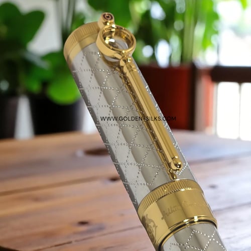 قلم مونت بلانك الكتاب سيلفر قولد2