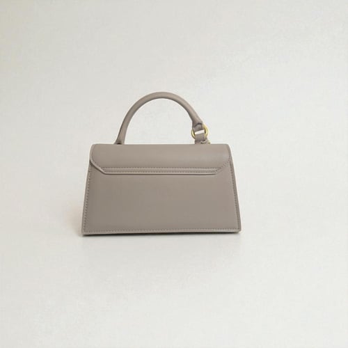 شنطه Jacquemus بيج