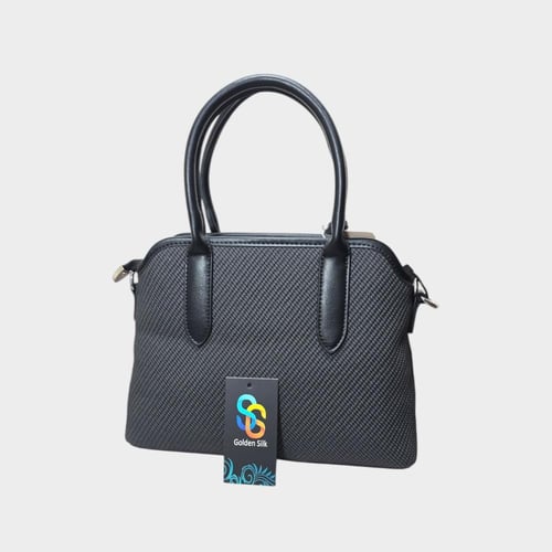 حقيبة ميو - موديل حديث مع لوقو علاق لون أسود