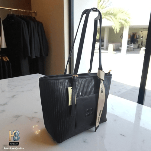 ميو لارج مودرن تخطيط أسود