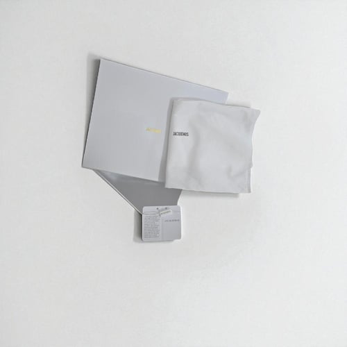 شنطه Jacquemus عنـابي لماع