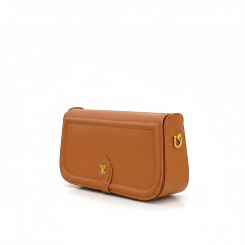 حقيبة لويس فيتون وسط 18