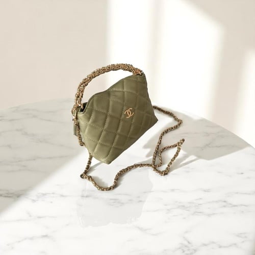 شنطة جلد عشبي شانيل سيكوير