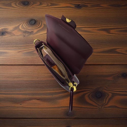 حقيبة ميو ميني لماع عنابي