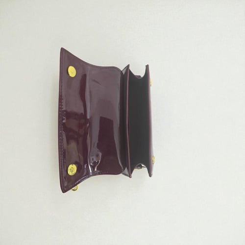 شنطه Jacquemus عنـابي لماع