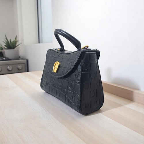 شنطة Aigner وسط أسود سيكوير