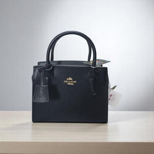 شنطة كوتش F1 اسود وسط