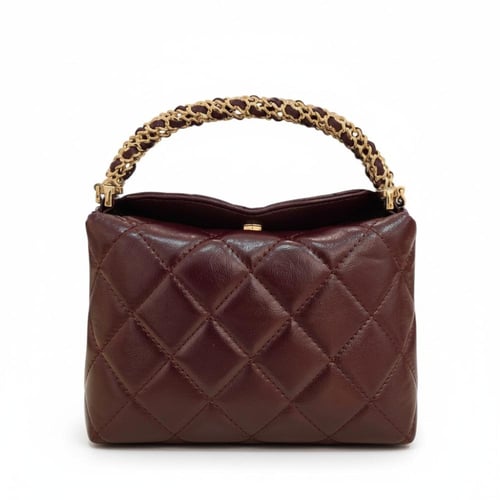 شنطة جلد عنابي شانيل سيكوير