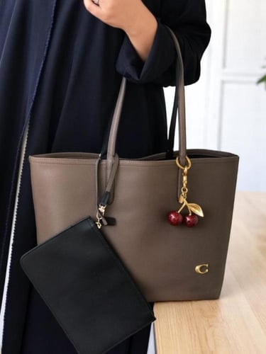 كوتش توت باق كبير كلاسيك بني محروق