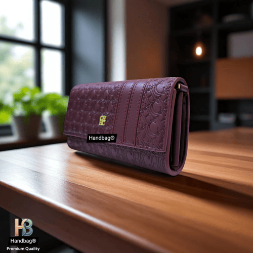 شنطة كلتش كارولينا هيريرا a4