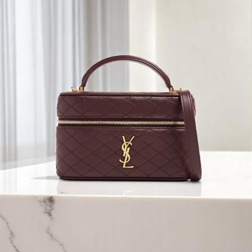 شنطة Gaby mini vanity bag عنابي ميني