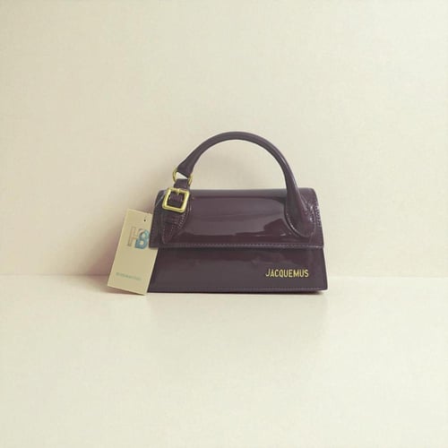 شنطه Jacquemus عنـابي لماع
