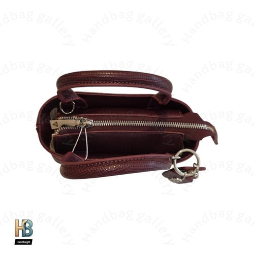 حقيببة قيس كلاسيك عنابي