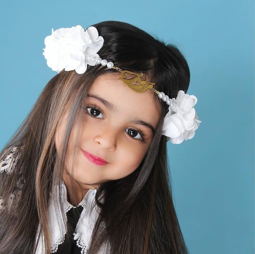 طوق ورد بالاسم للأطفال