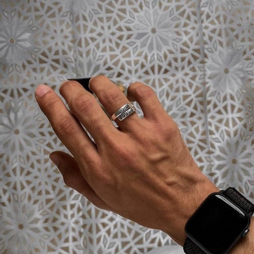 خاتم رجالي أنيق بالإسم