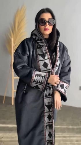 فروه نسائي مطرزه بالسدو الاحمر