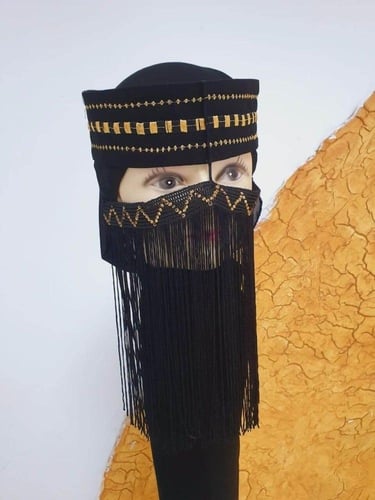 برقع نسائي يوم التأسيس