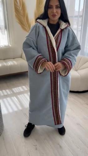 فروه نسائي مطرزه بالسدو الاحمر