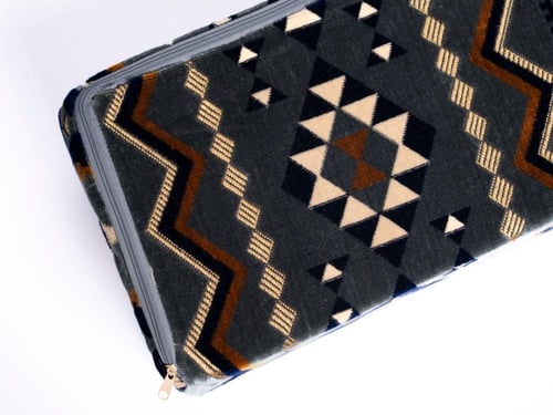 مسند (تكايه) ميموري فوم - قماش فاخر 8