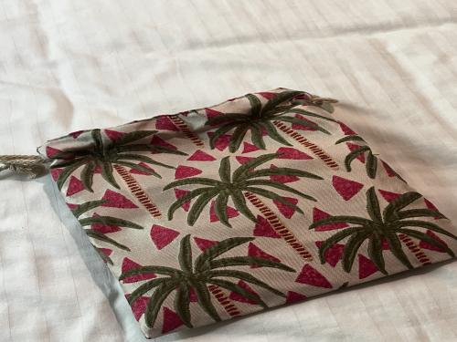 Pink palm tree bag