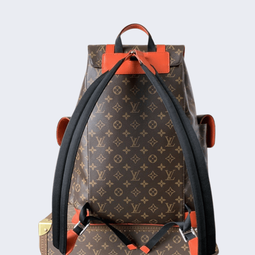 شنطة ظهر Louis Vuitton
