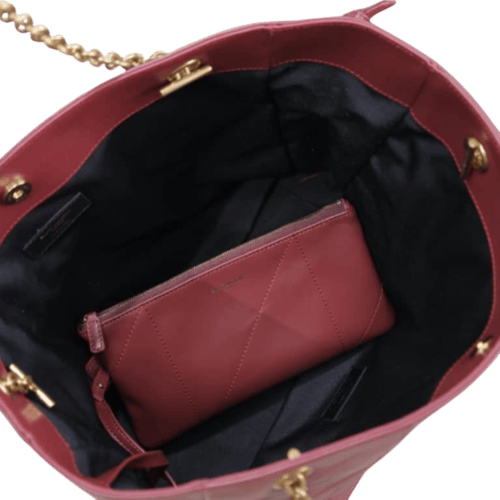 حقيبة نسائية فاخرة من Saint Laurent