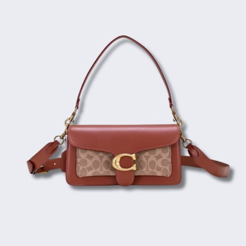 شنطة Coach بتصميم راقٍ ومميز