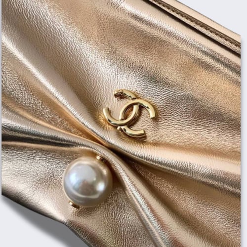 شنطة شانيل كلاتش