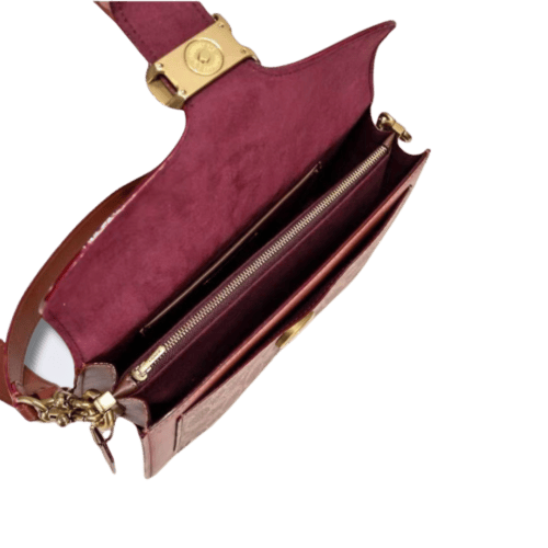 شنطة Coach بتصميم راقٍ ومميز