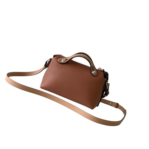 حقيبة Fendi By The Way – بني كلاسيكي