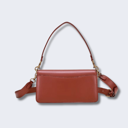 شنطة Coach بتصميم راقٍ ومميز