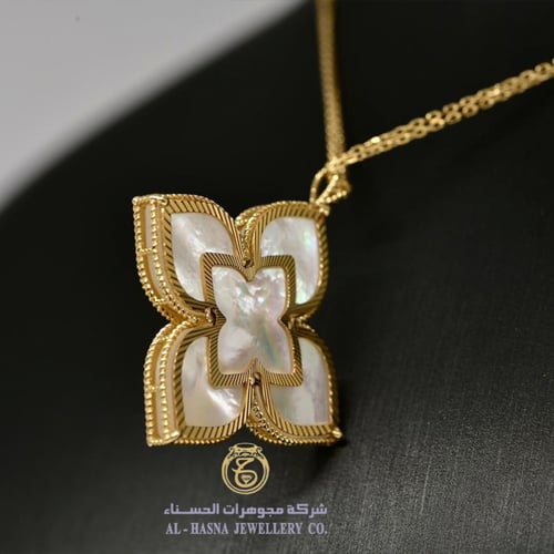 عقد روبيرتو كوين